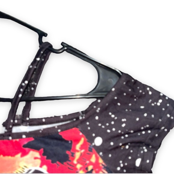 New Woman’s Artistic Galaxy Rainbow Pour Paint Bucket Unique Cold Shoulder Tee - Picture 7 of 7